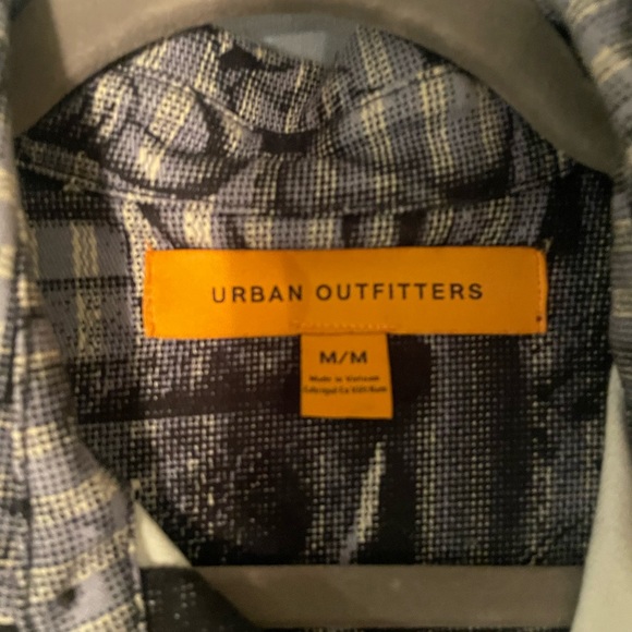 Urban Outfitters Renaissance Dark Academia Art Statue Museum Button Up M - Picture 2 of 3